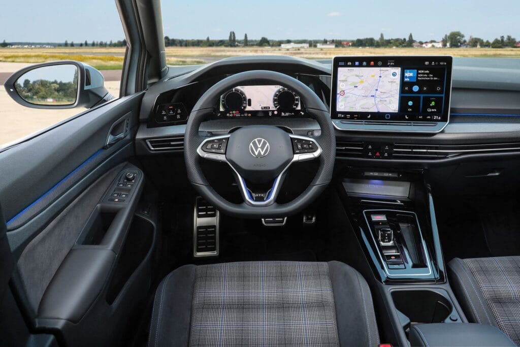 volkswagen golf gte wnętrze