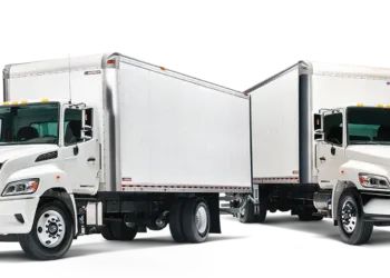 ciężarówki hino motors toyota