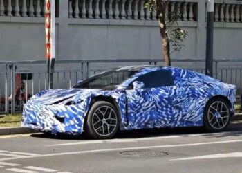 denza sport samochod