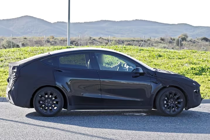 tesla model y juniper spy photo