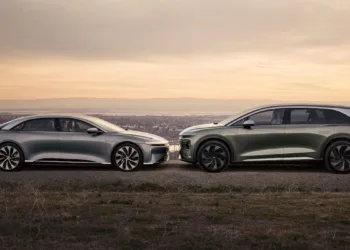 lucid air lucid gravity