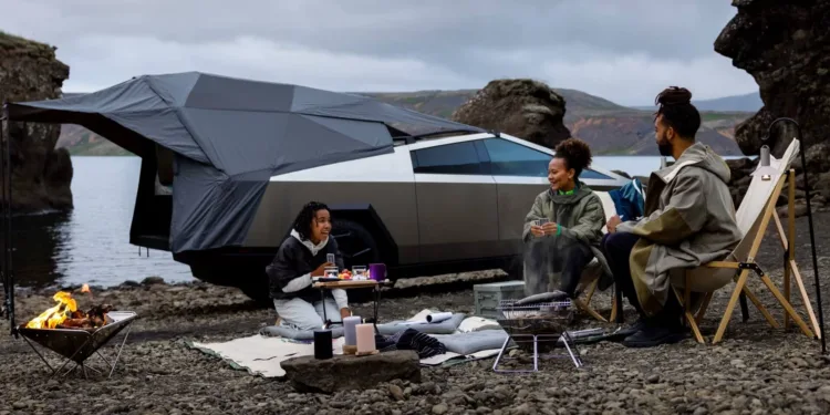 tesla cybertruck kemping