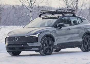 volvo ex30 cross country