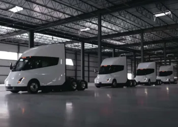 fabryka tesla semi