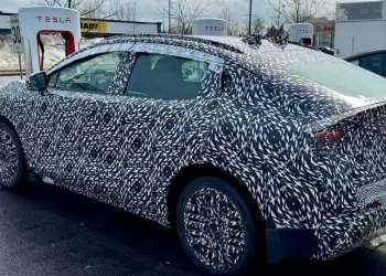 nissan leaf nowy kanada