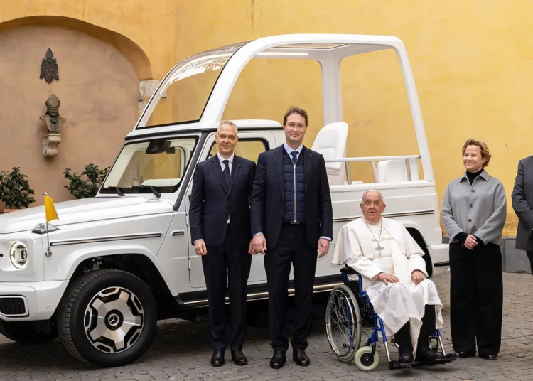 papamobile mercedes