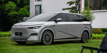 xpeng x9 mpv