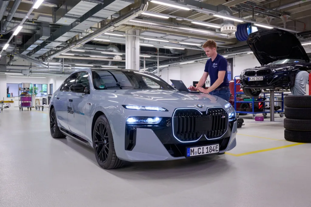 bmw i7 solid-state