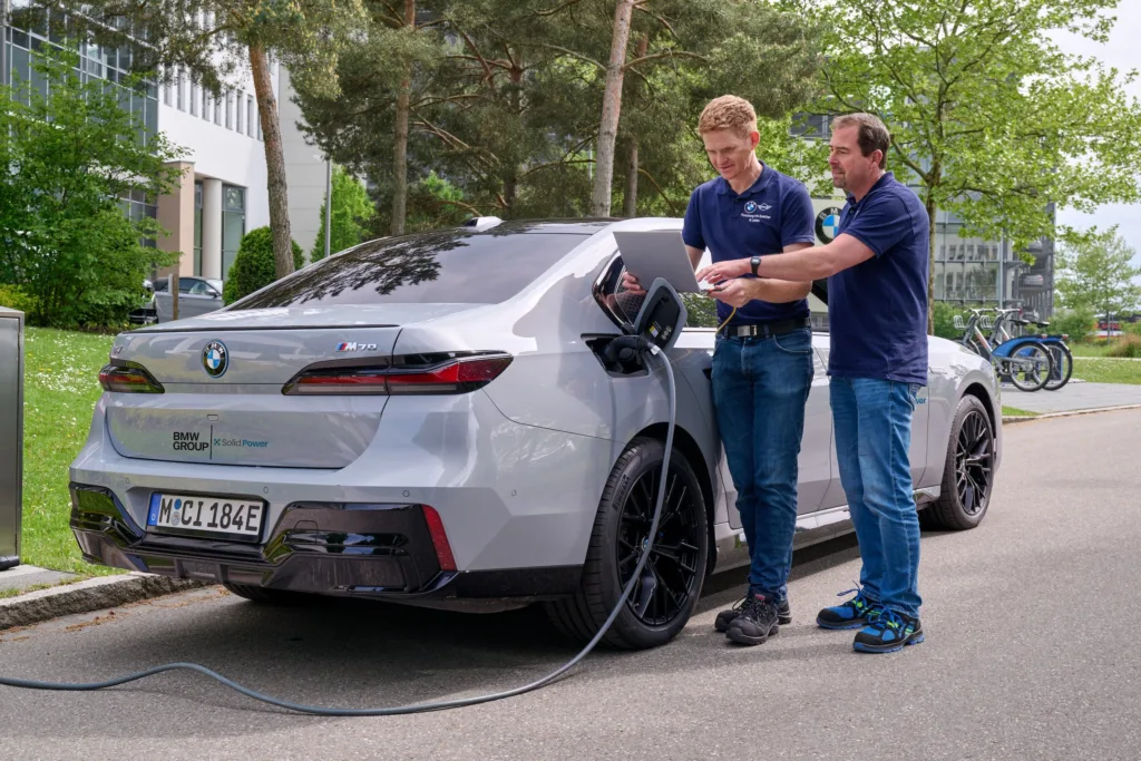 bmw i7 solid-state