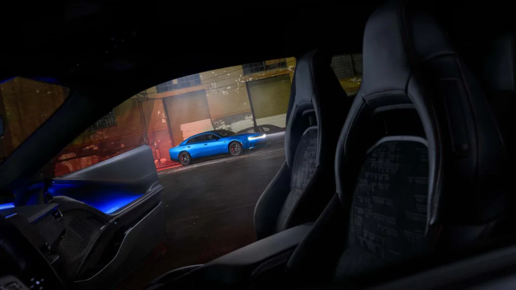dodge charger daytona 2026 wnętrze