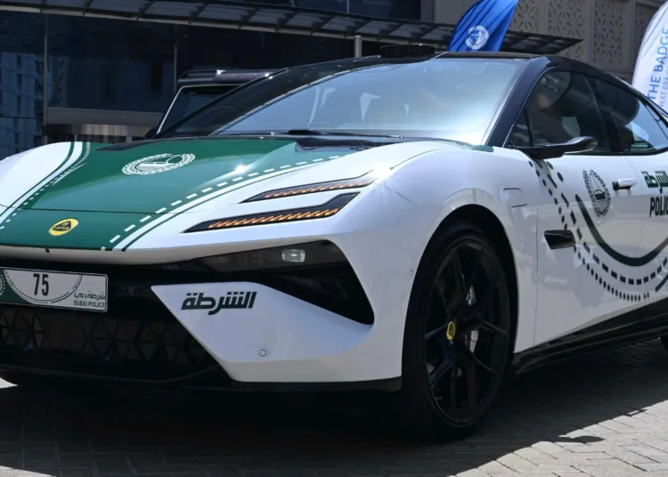 Lotus Emeya-S w policji dubaj