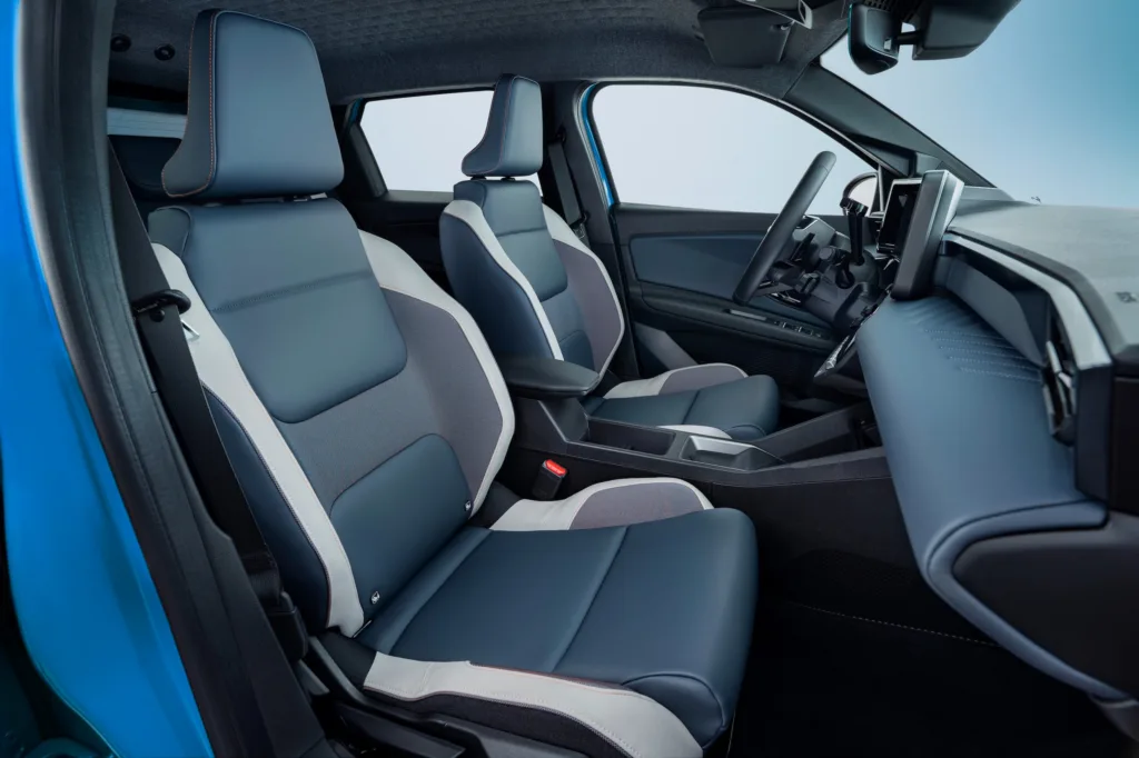 nissan micra 2025 wnętrze