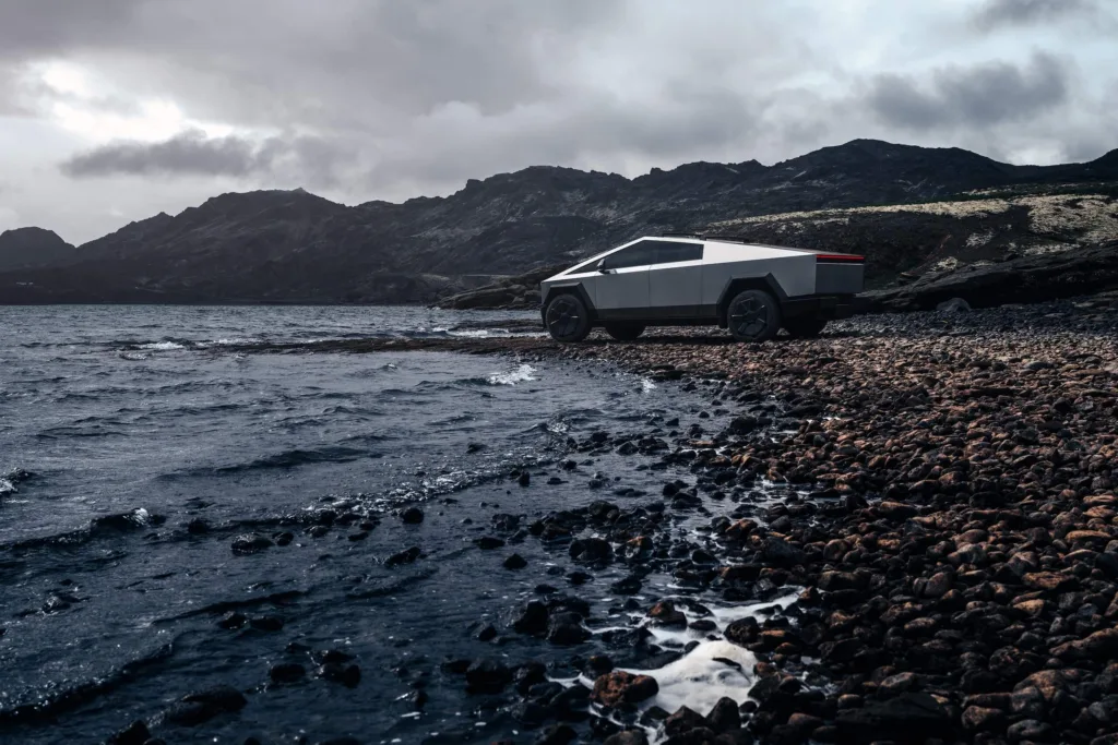 Tesla Cybertruck możliwy do oddania w rozliczeniu. Szokująca utrata wartości – co dalej z elektrycznym pickupem?