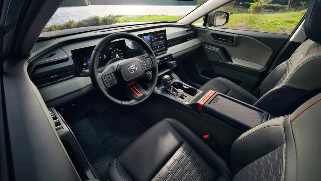 toyota rav4 woodland 2026 wnętrze