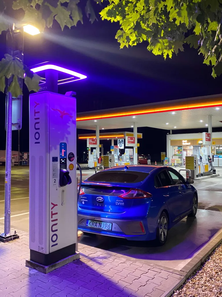 wyprawa elektrykiem do wloch ładowanie ionity