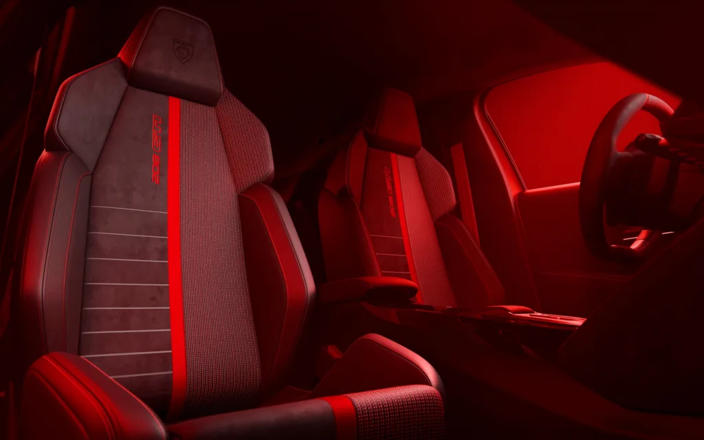 Peugeot E-208 GTi wnętrze