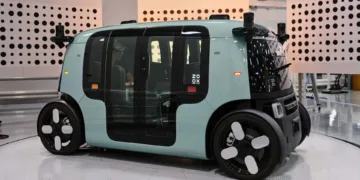amazon zoox robotaxi