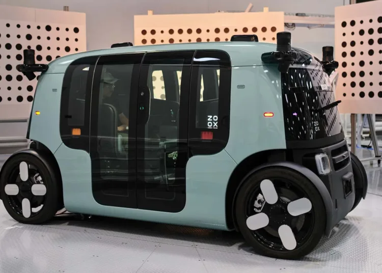 amazon zoox robotaxi