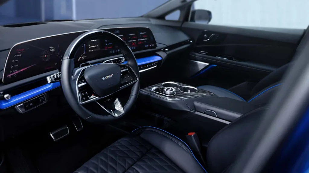 Cadillac Optiq-V wnętrze