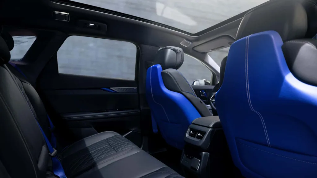 Cadillac Optiq-V wnętrze
