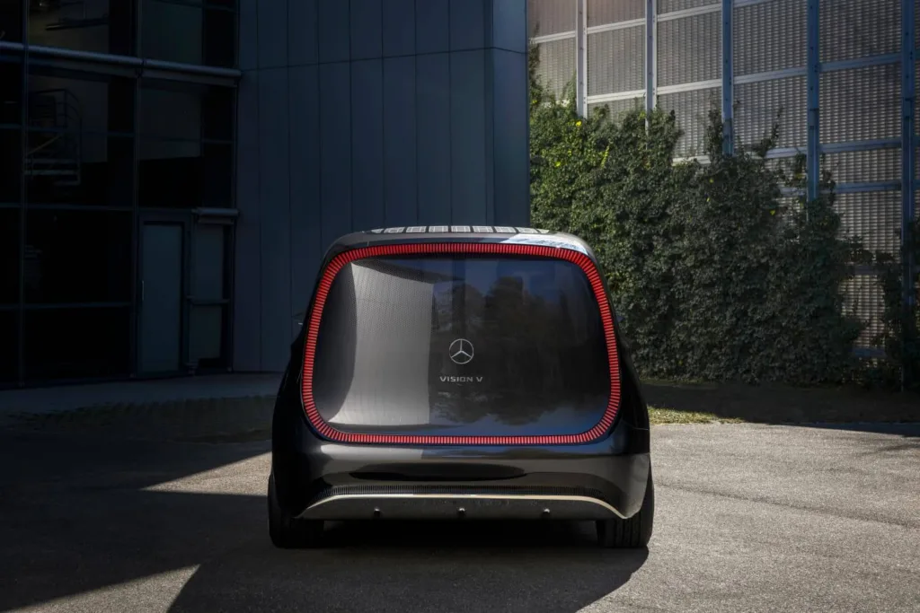 Luksusowy van od firmy Mercedes z ekranem 65 cali i Dolby Atmos – rewolucja czy fanaberia?