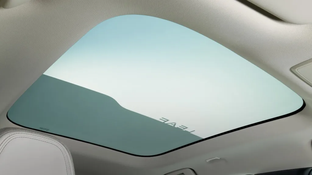nissan leaf 2025 wnetrze