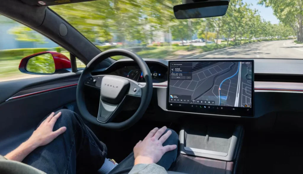 tesla model s lift wnętrze