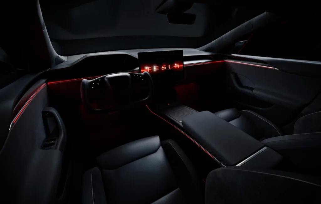 tesla model s lift wnętrze