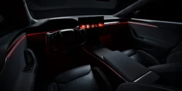 tesla model s lift wnętrze