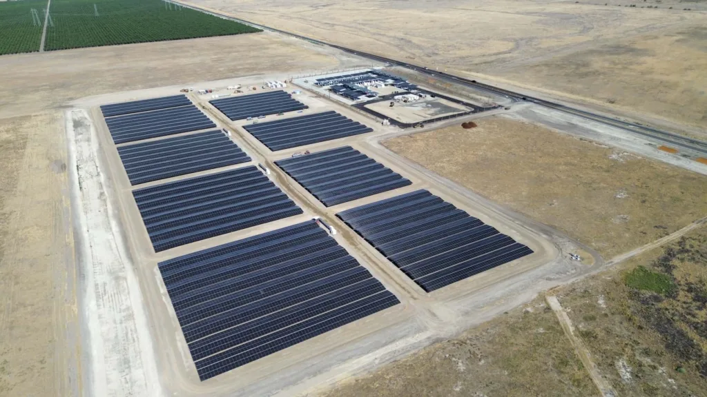 najwiekszy supercharger tesli oasis