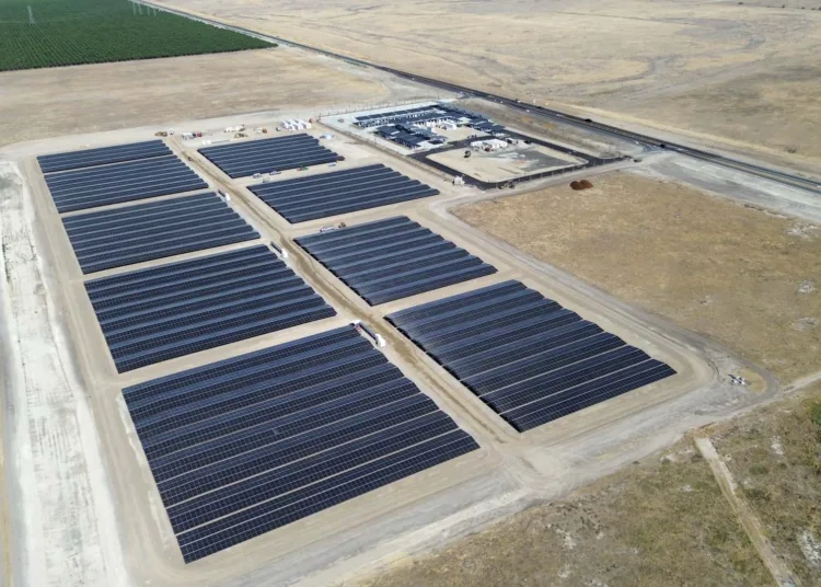 najwiekszy supercharger tesli oasis