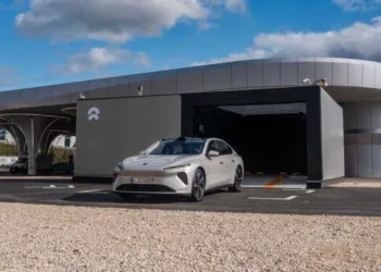 nio stacja wymiany baterii w niemczech