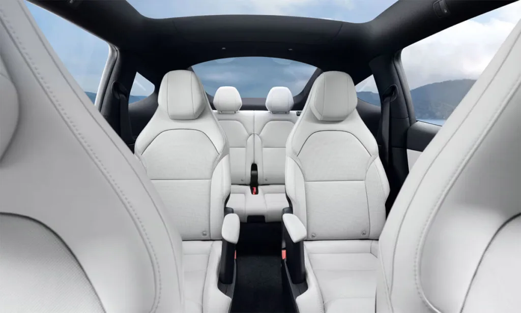 tesla model y l wnętrze