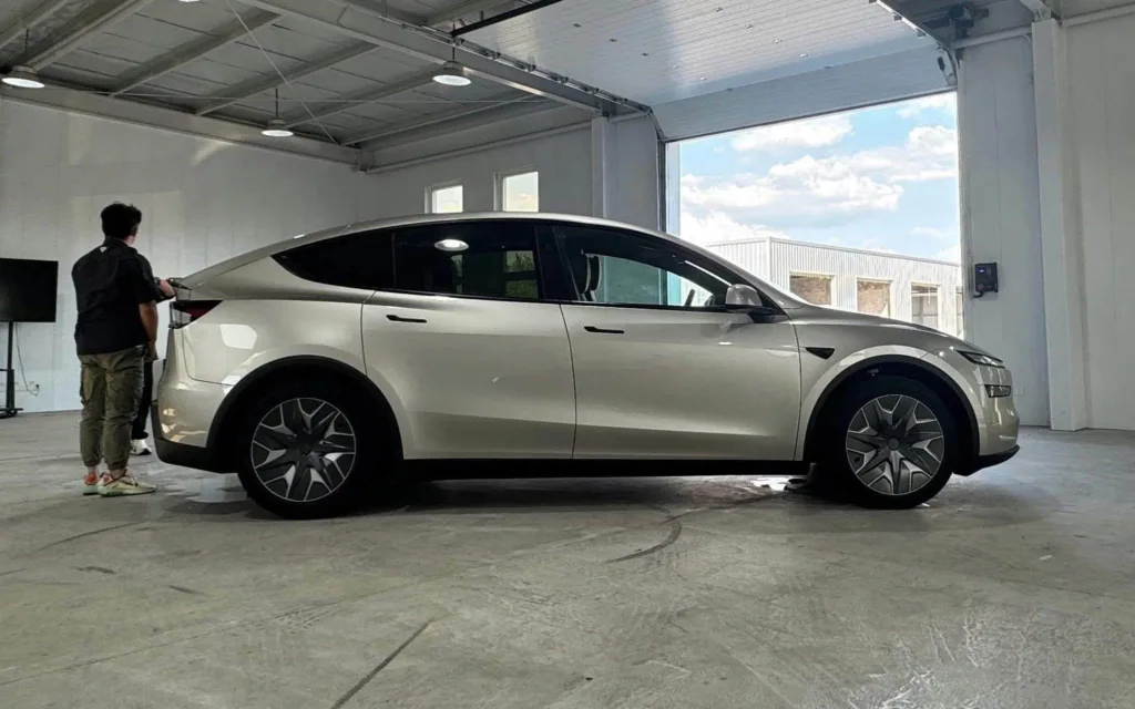 tesla model y l 6 miejsc