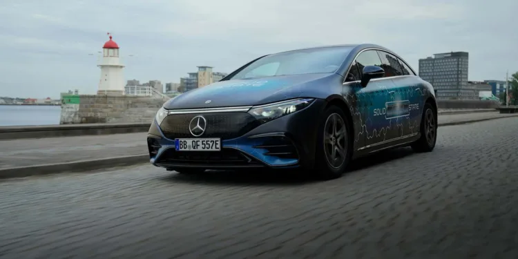 mercedes eqs solid state 1200 km przejazd