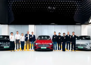 mercedes momenta wspolpraca