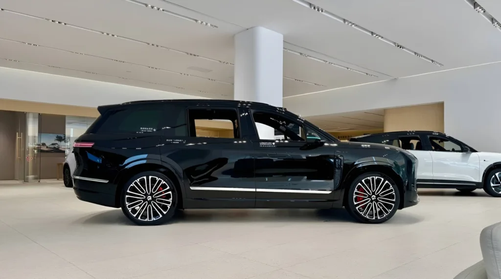nio es8