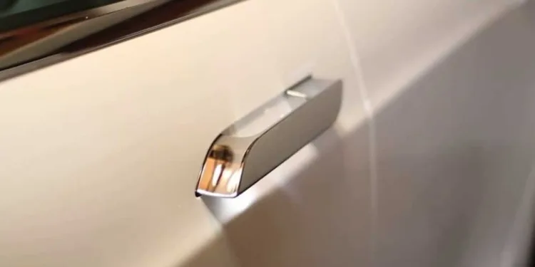 tesla model S klamka