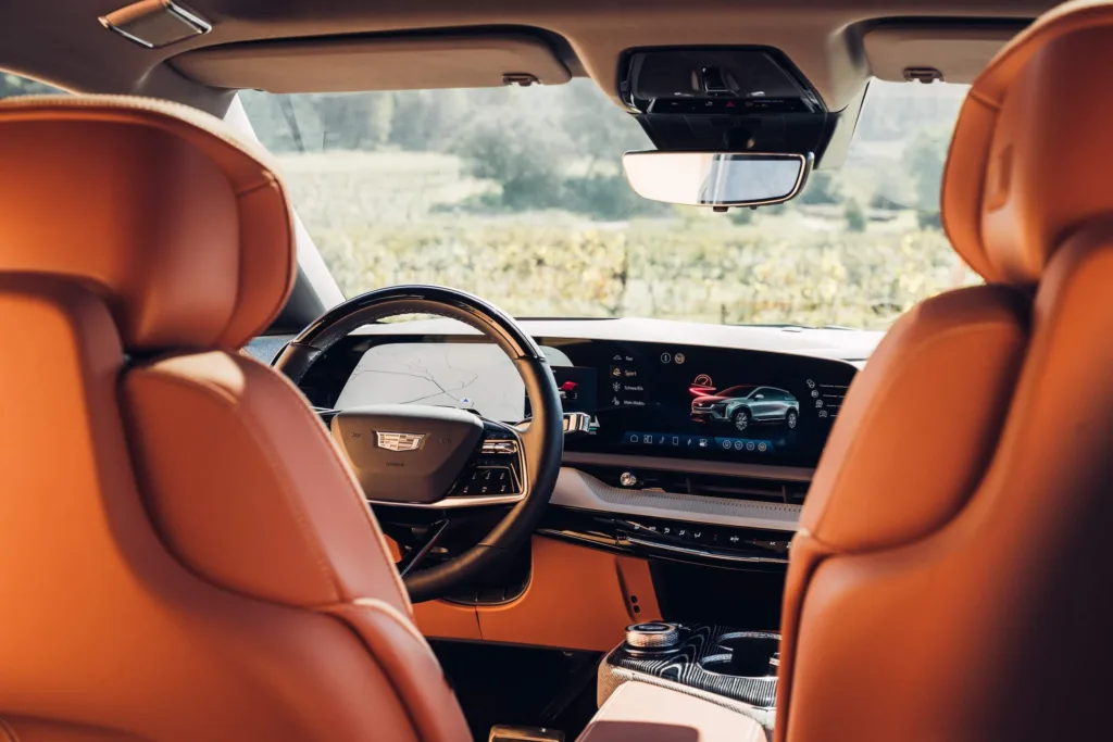 cadillac optiq wnętrze