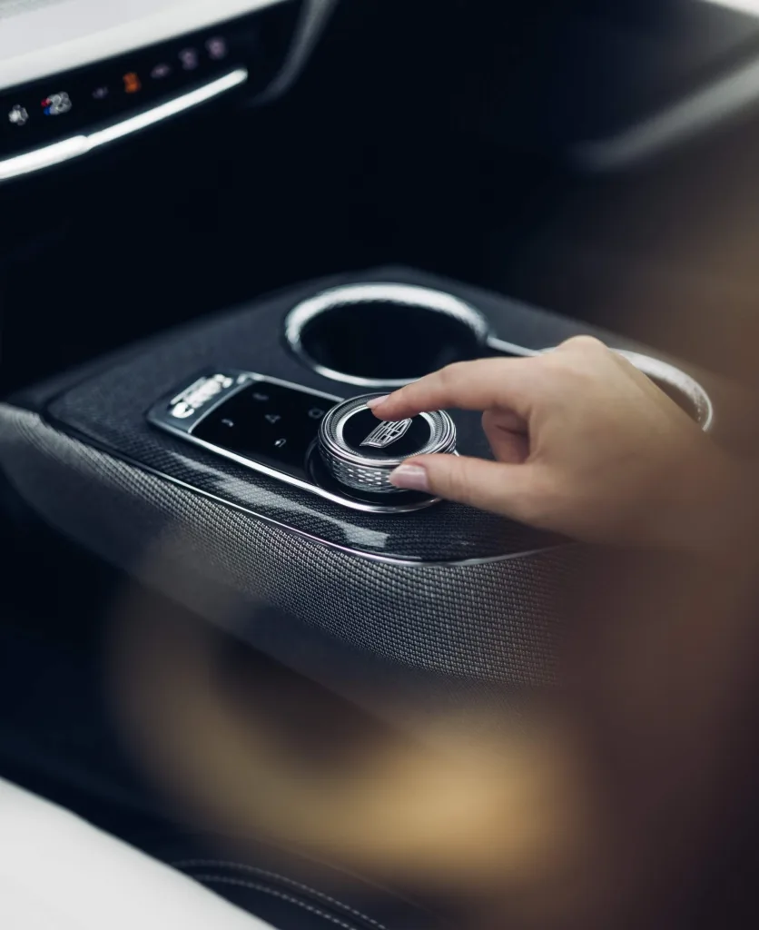 cadillac optiq wnętrze