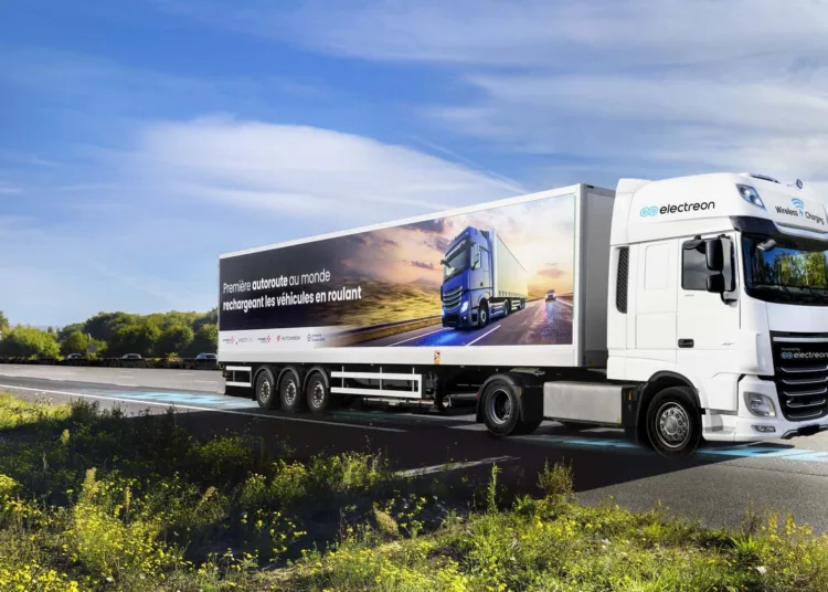 ciezarowka laduje sie w trakcie jazdy