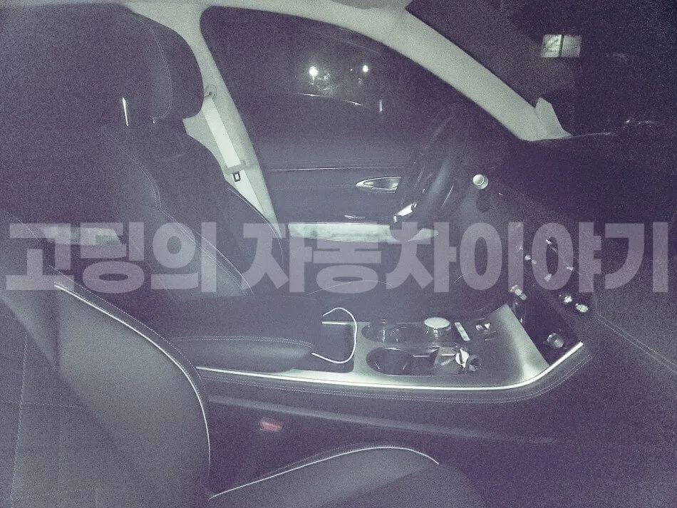 genesis offroad suv wnętrze