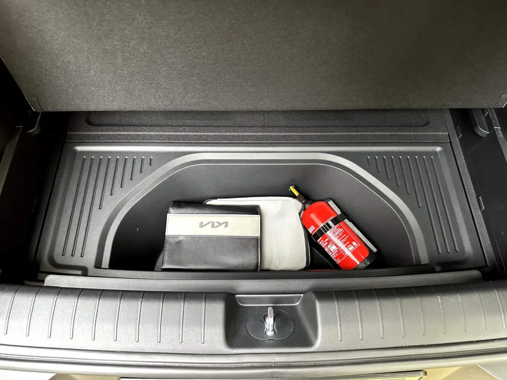 kia ev4 wnętrze bagażnik