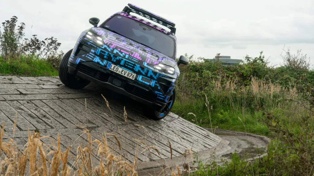 porsche cayenne ev