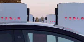 Tesla odpala Supercharger V4 na Bielanach Wrocławskich. Koniec problemów dla kierowców na A4?