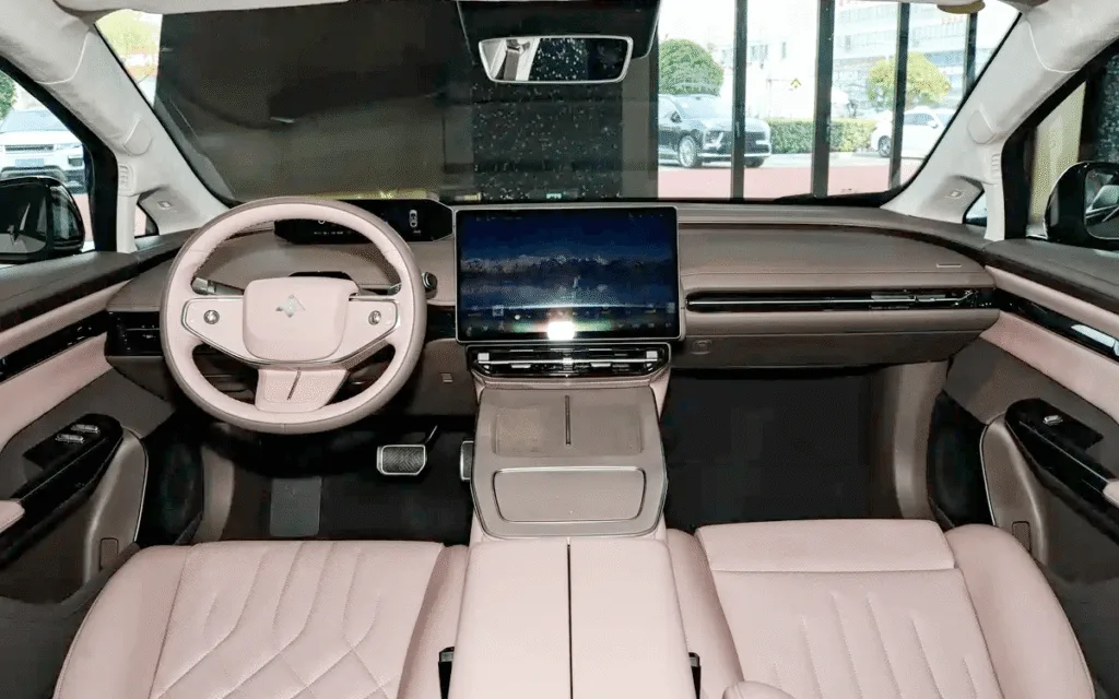 GAC Hyptec GT Lite wnętrze