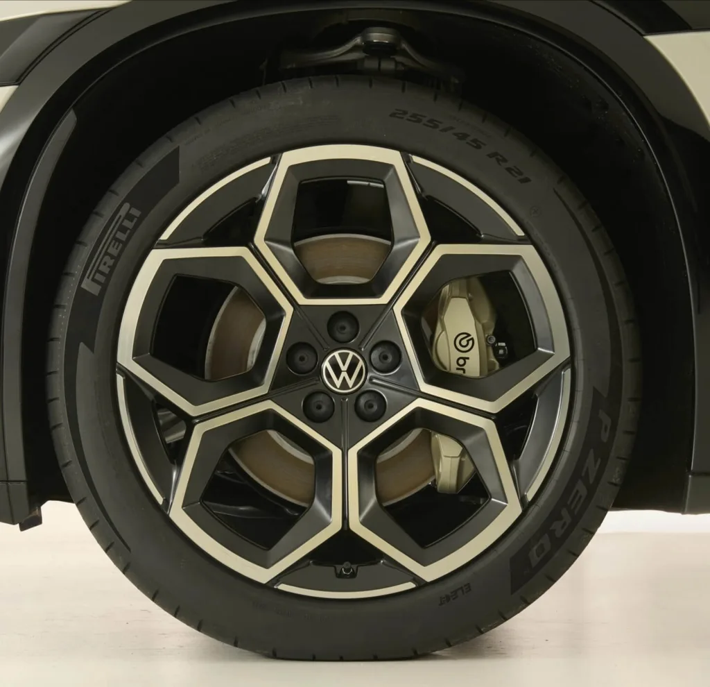 Volkswagen ID. UNYX 08