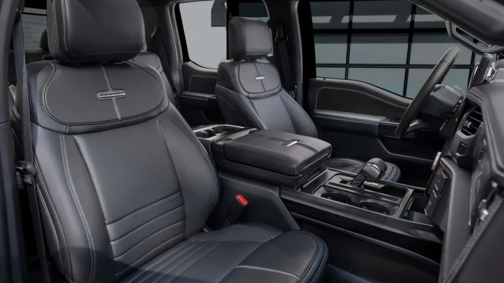 ford f-150 lightning ev wnętrze