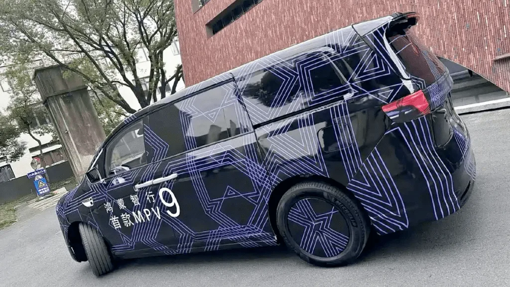 luxeed v9 szpiegowskie zdjęcie