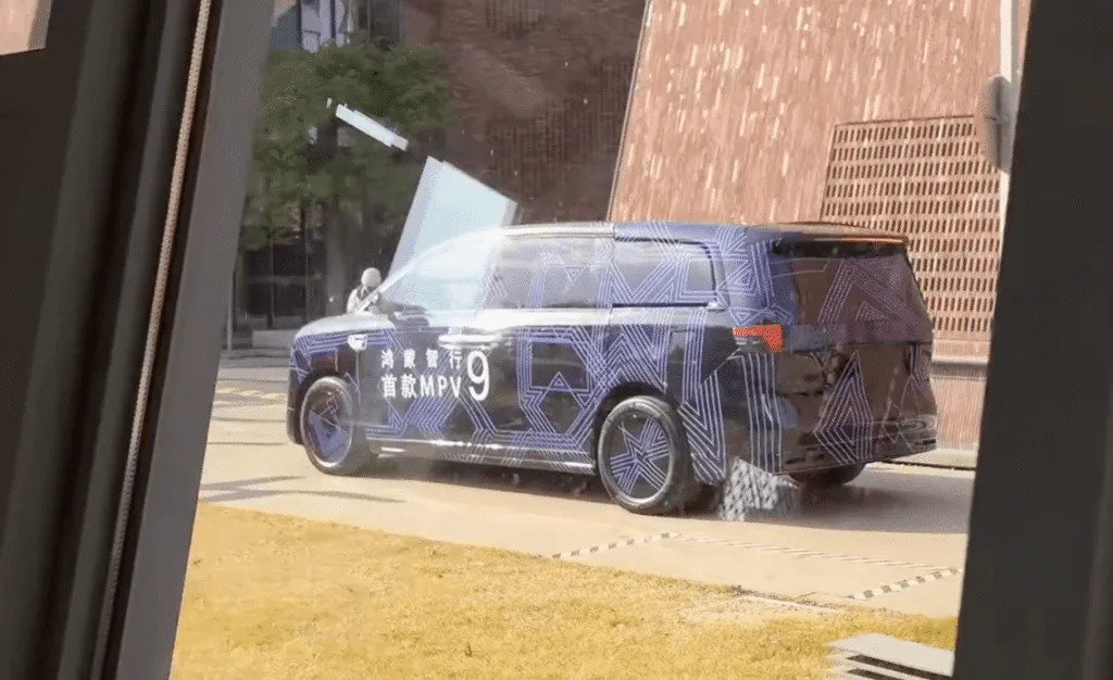 luxeed v9 szpiegowskie zdjęcie